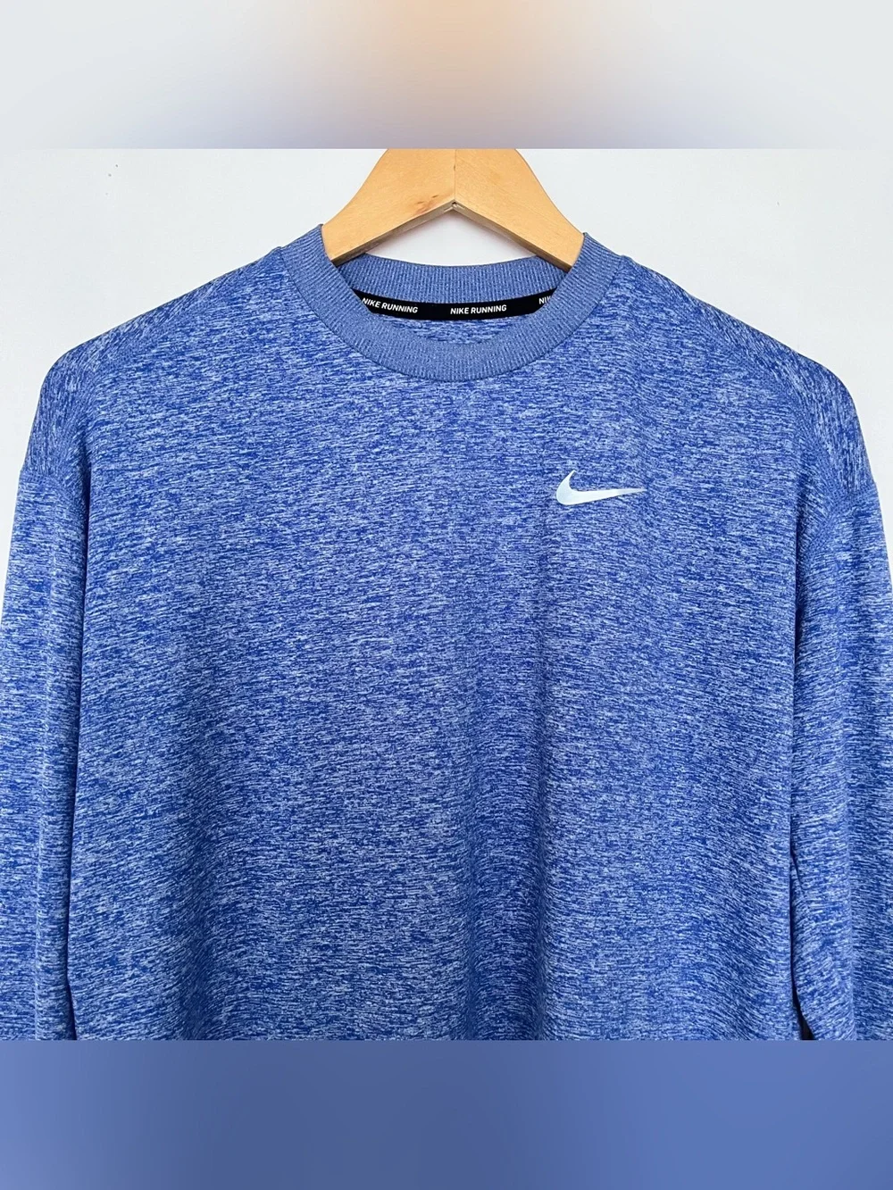 Nike Dri-Fit Running Long Sleeve Shirt Crewneck Thumbholes Size Medium Blue